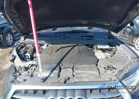 2018 Audi Q7 3.0T Premium из США, поврежденный, VIN WA1VAAF74JD029504